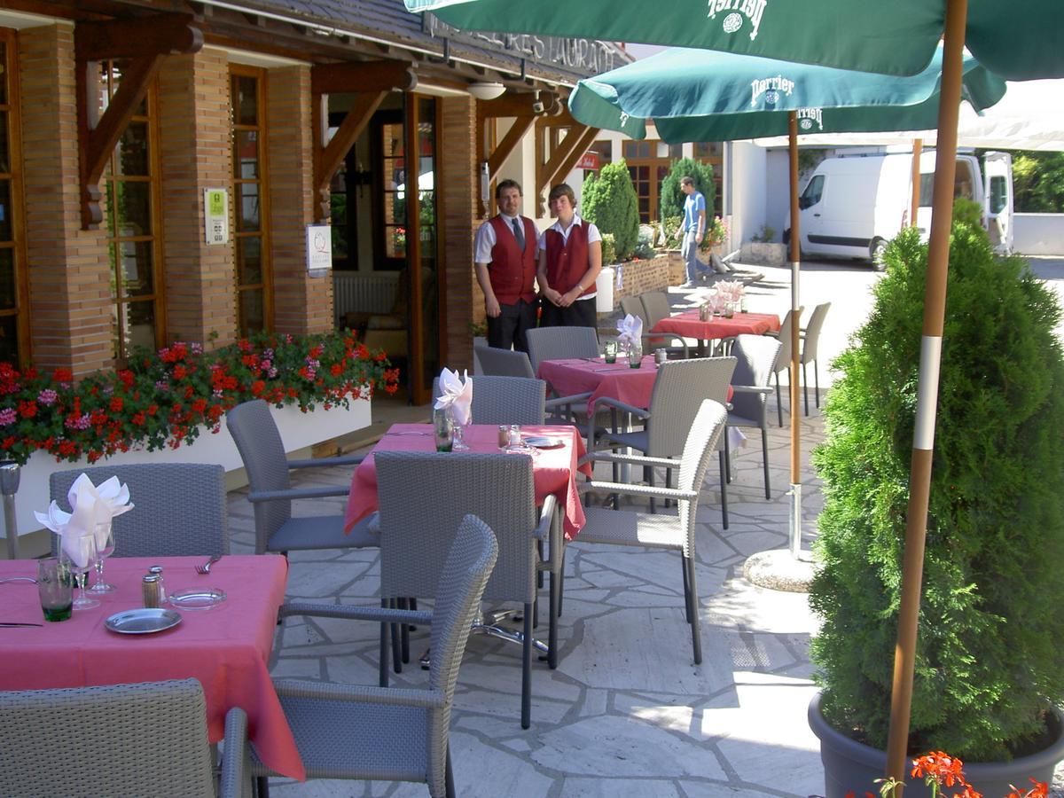 Logis Hotel Saint-Hubert Cour-Cheverny Exterior photo